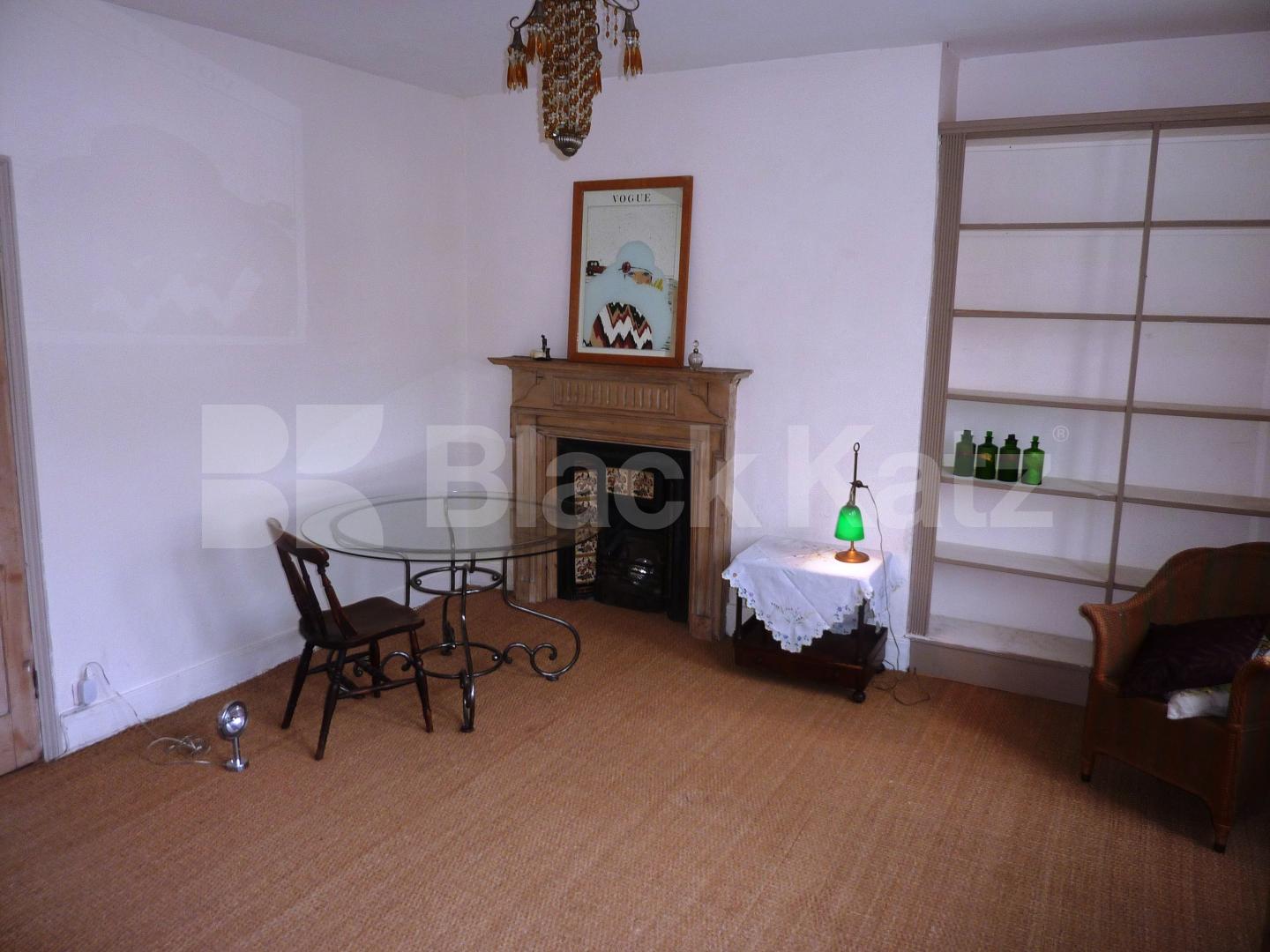 			INCLUSIVE OF ALL BILLS!, 2 Bedroom, 1 bath, 1 reception Flat			 St Lukes Road, PORTOBELLO/WESTBOURNE PARK W11